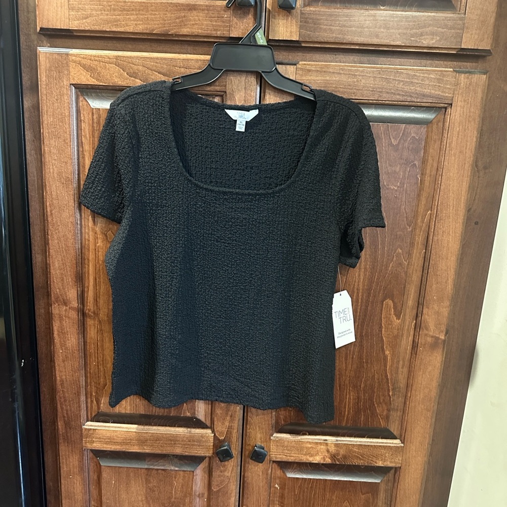 Time and Tru Black Short Sleeve Tee - Picture 1 of 2